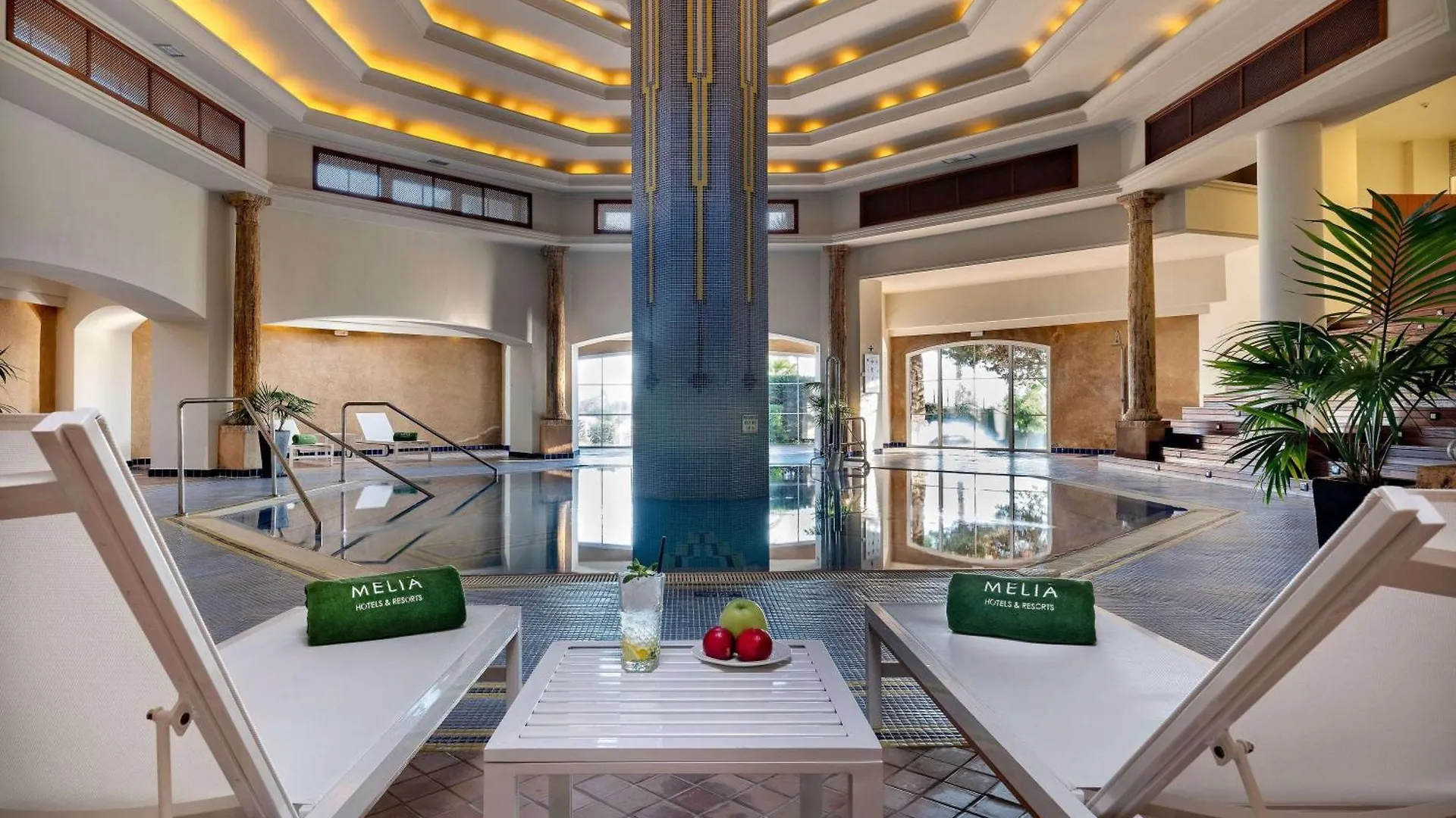 Melia Исла-Канела